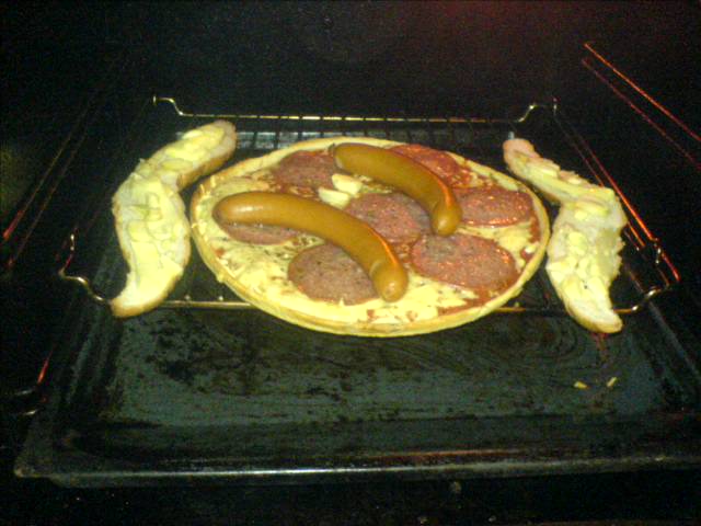 0.about:timeline:2007:20070302-pizza-salzstangerl-im-ofen:dsc00778.jpg