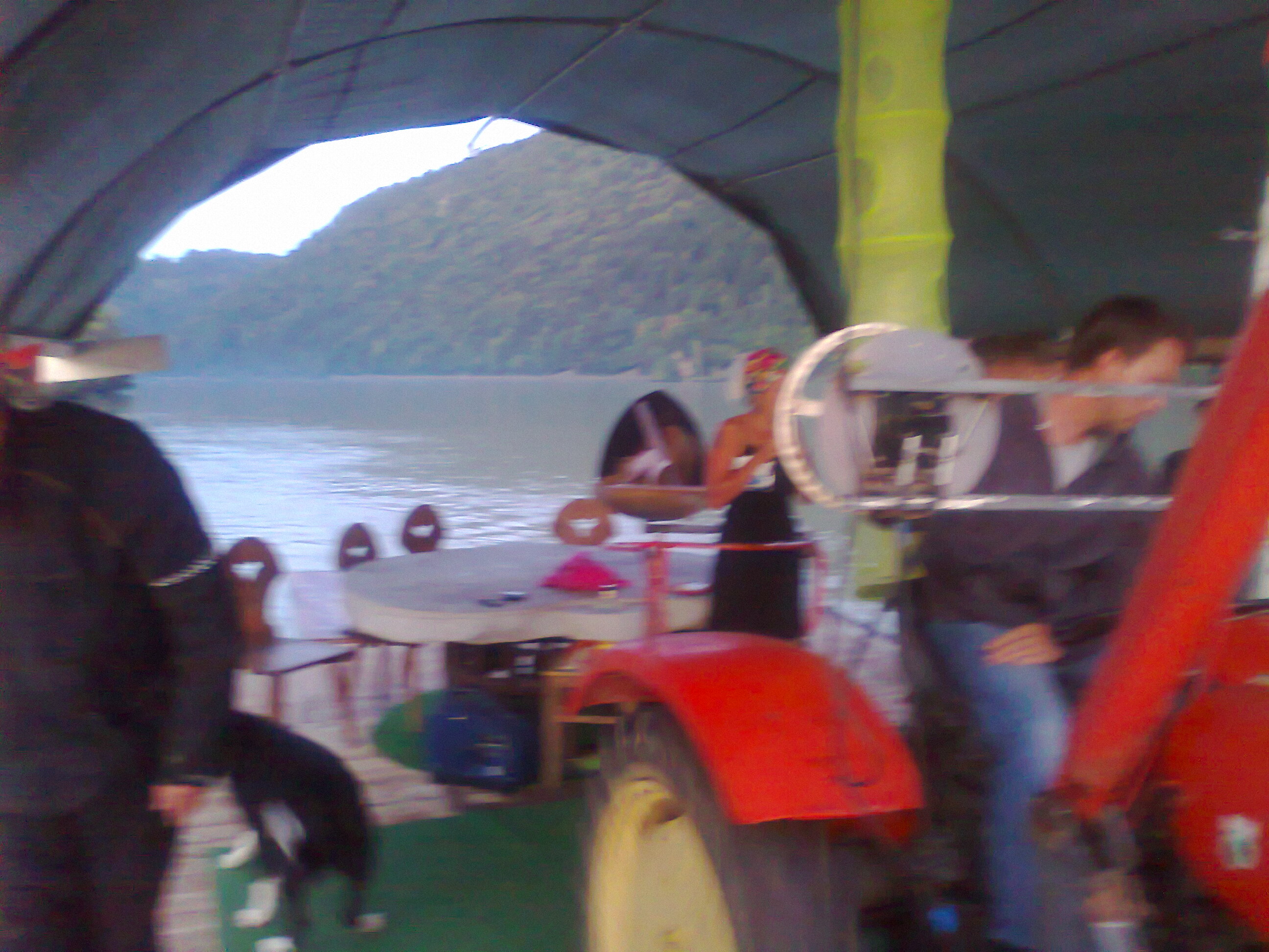 0.about:timeline:2011:20110908-floating-village:foto0075.jpg