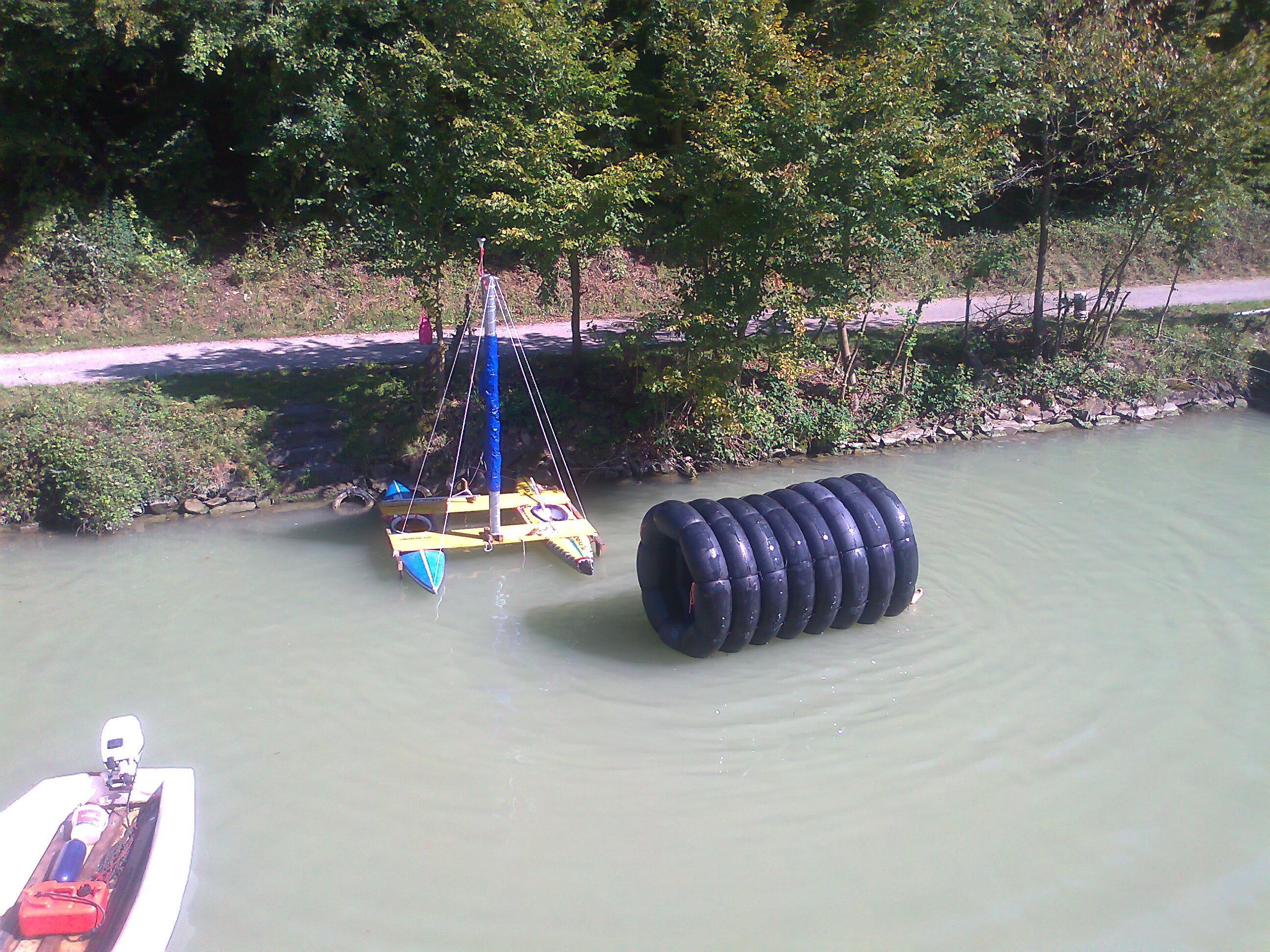 0.about:timeline:2011:20110908-floating-village:foto0081.jpg