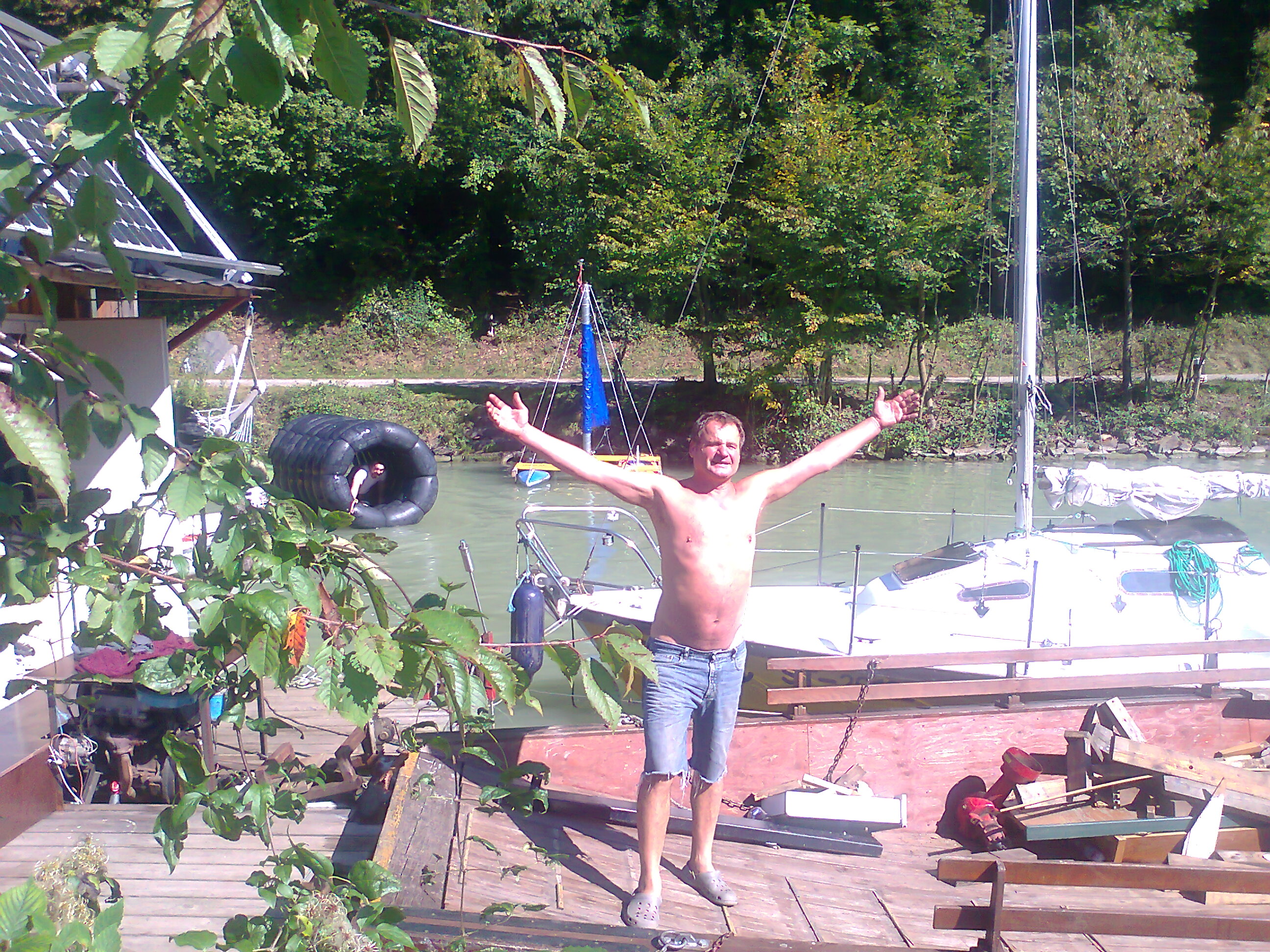 0.about:timeline:2011:20110908-floating-village:foto0085.jpg