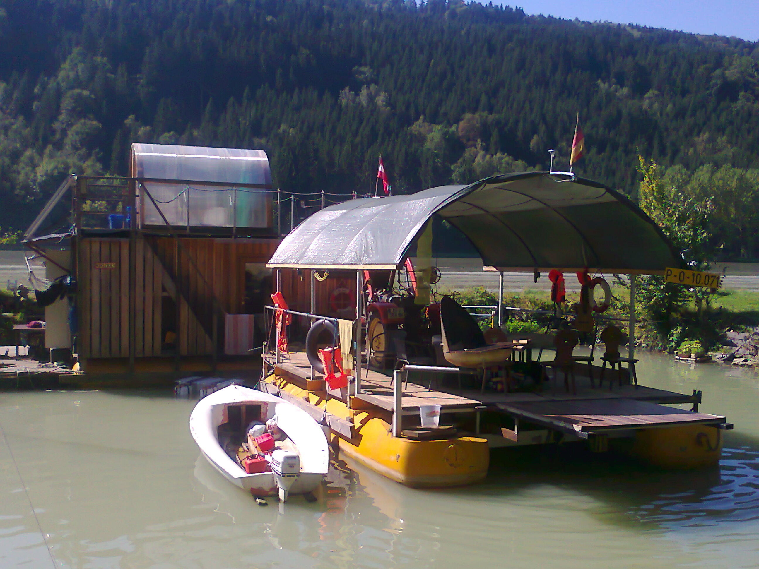 0.about:timeline:2011:20110908-floating-village:foto0091.jpg