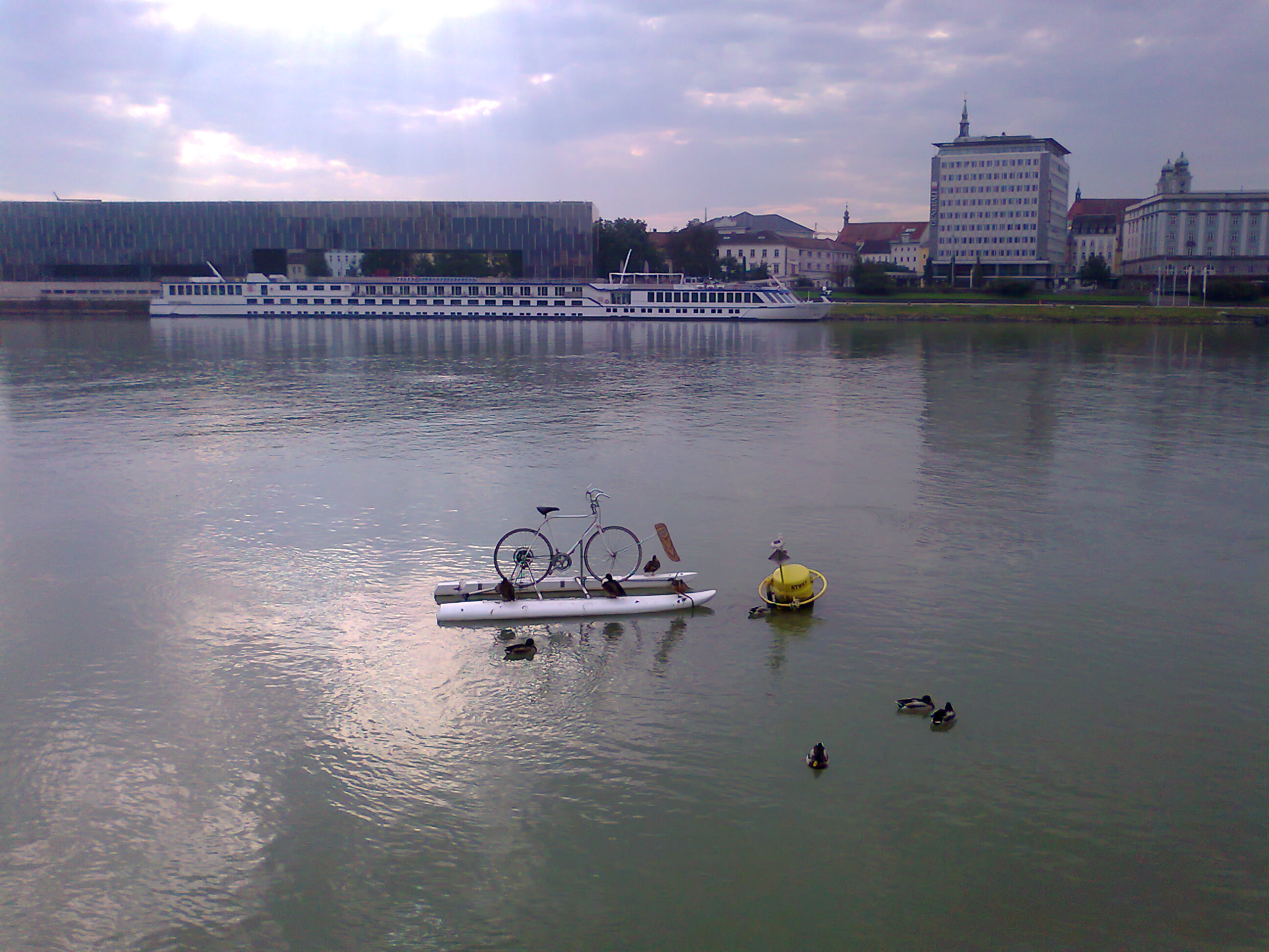 0.about:timeline:2011:20110908-floating-village:foto0148.jpg