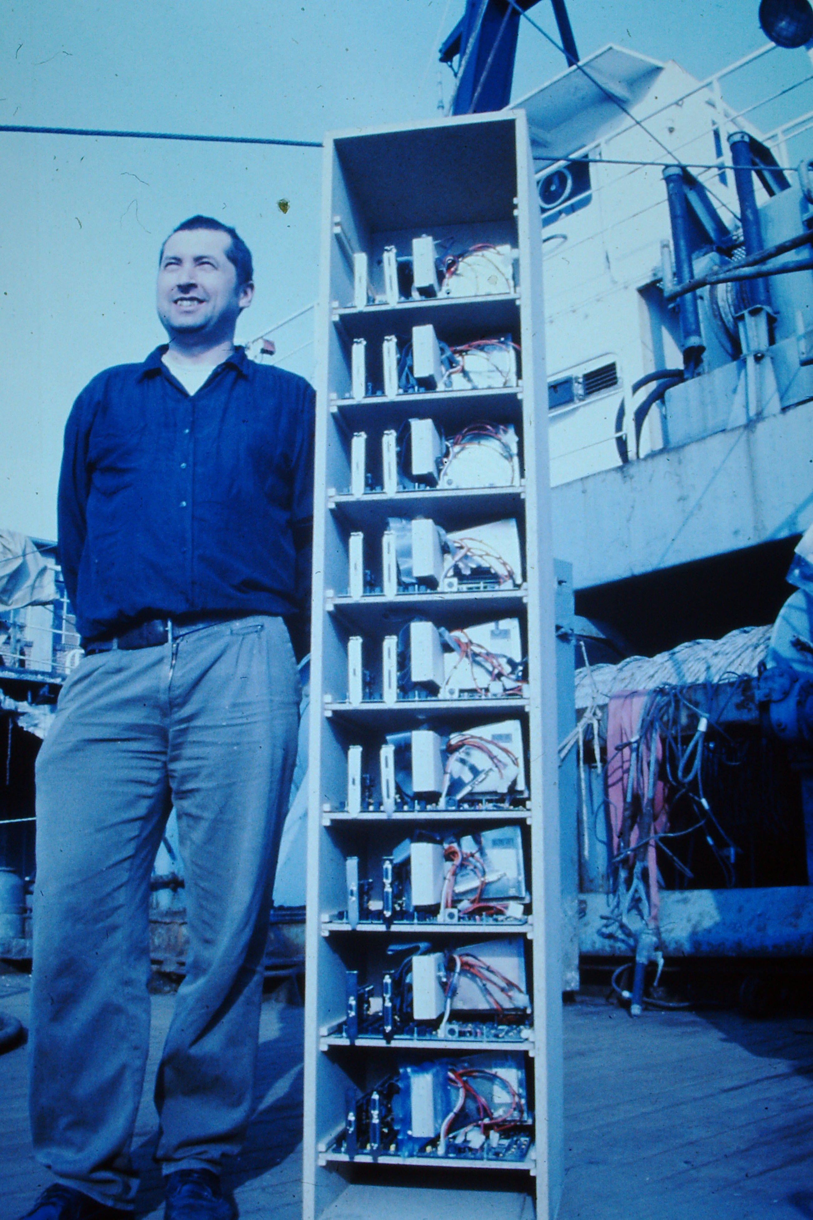 timeline:1992:stubnitz-earth-cluster.jpg