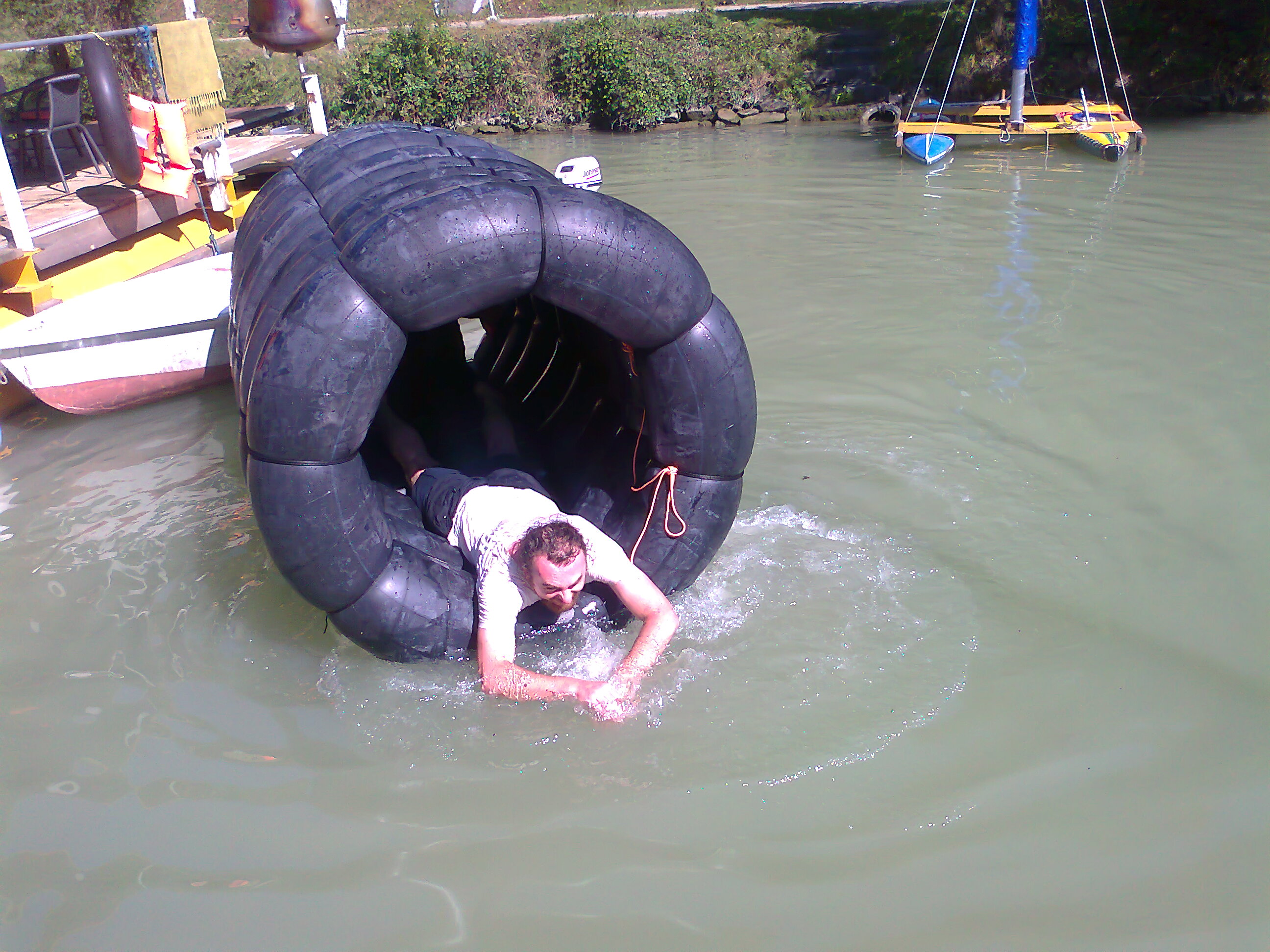 timeline:2011:20110908-floating-village:foto0088.jpg