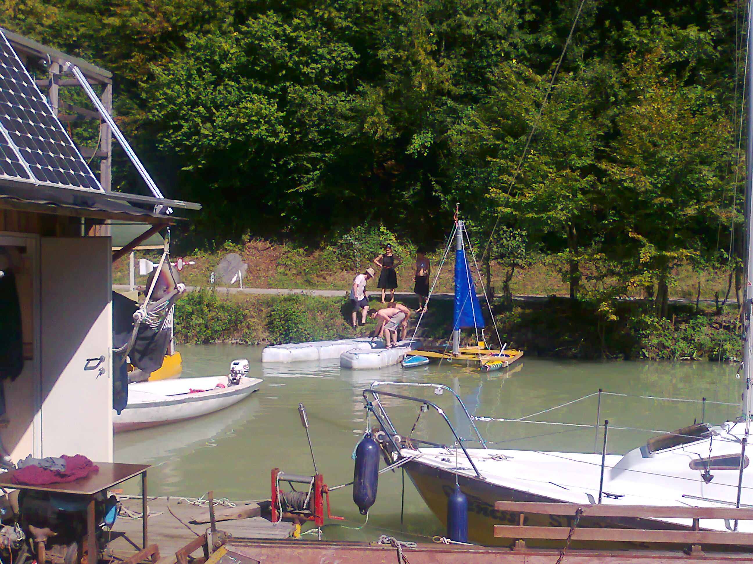 timeline:2011:20110908-floating-village:foto0095.jpg