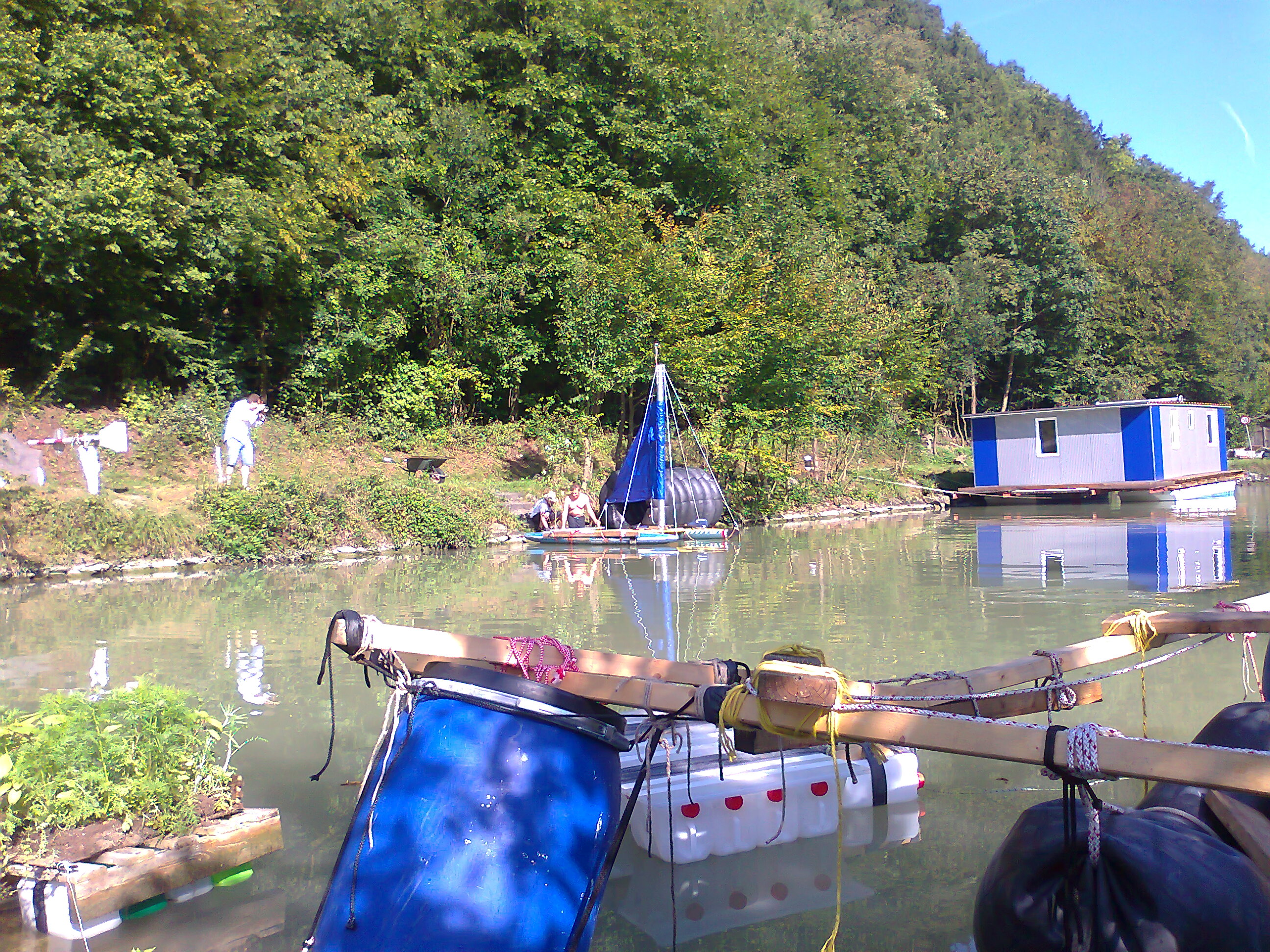 timeline:2011:20110908-floating-village:foto0104.jpg