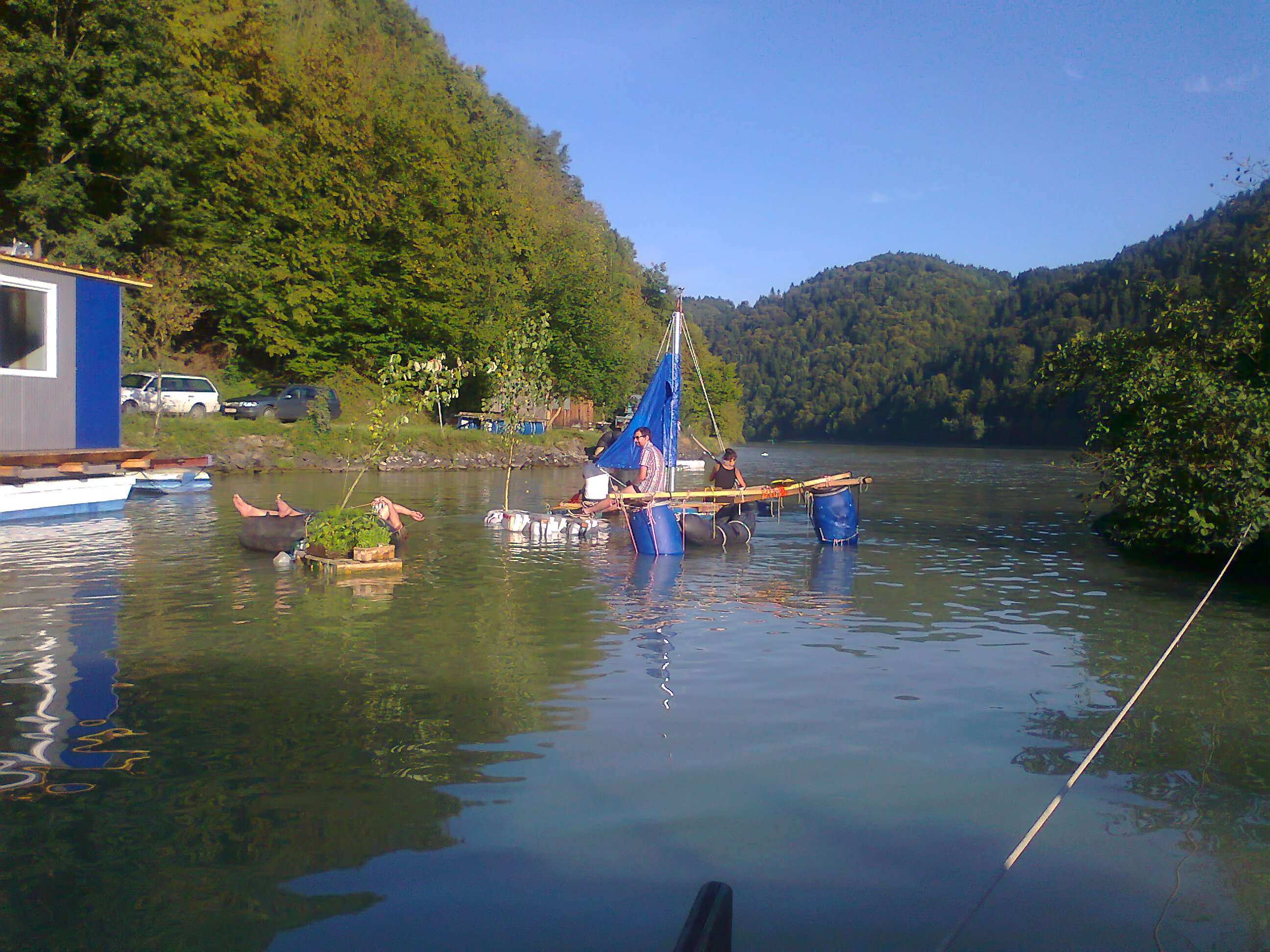 timeline:2011:20110908-floating-village:foto0111.jpg