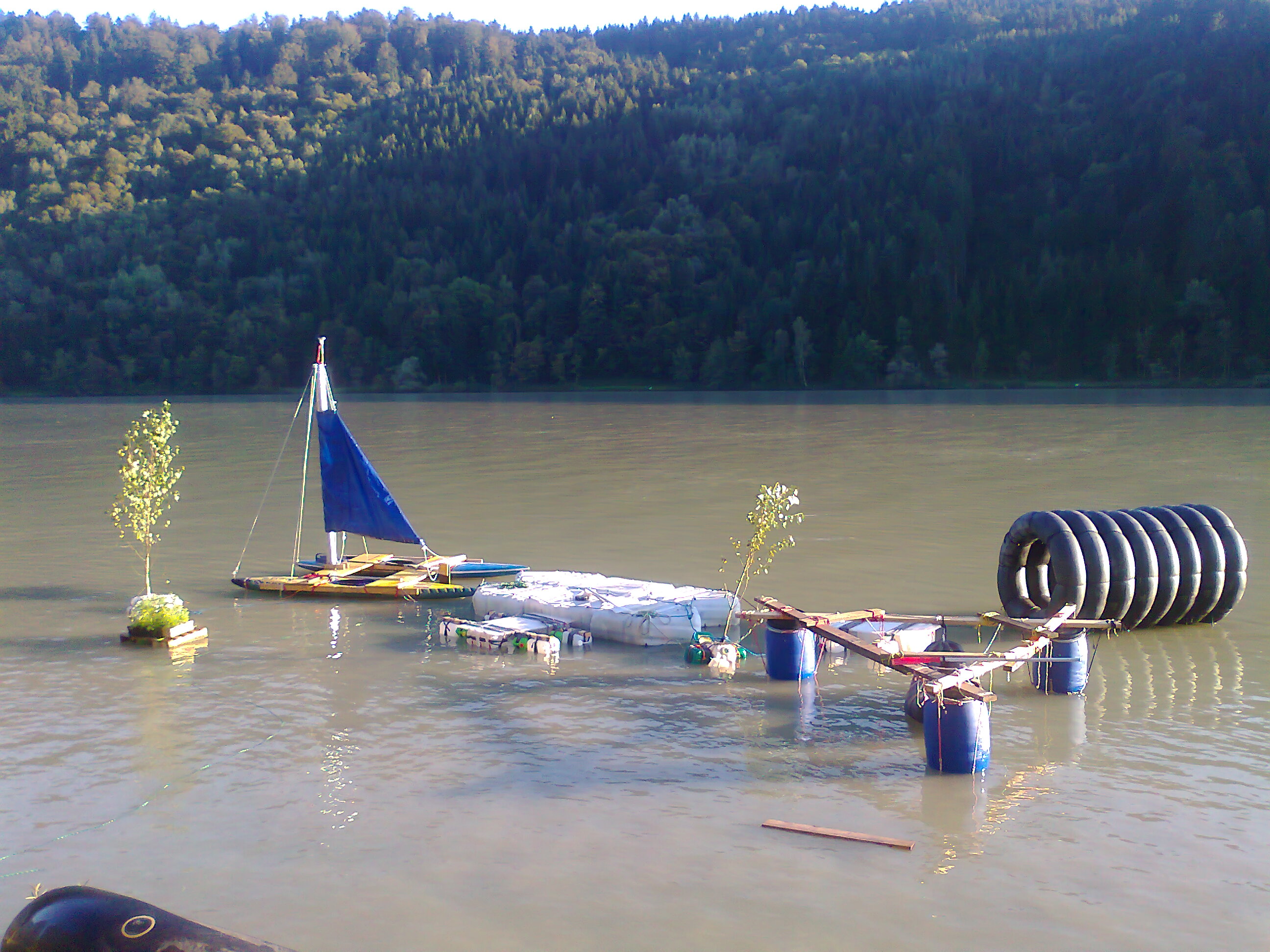 timeline:2011:20110908-floating-village:foto0114.jpg