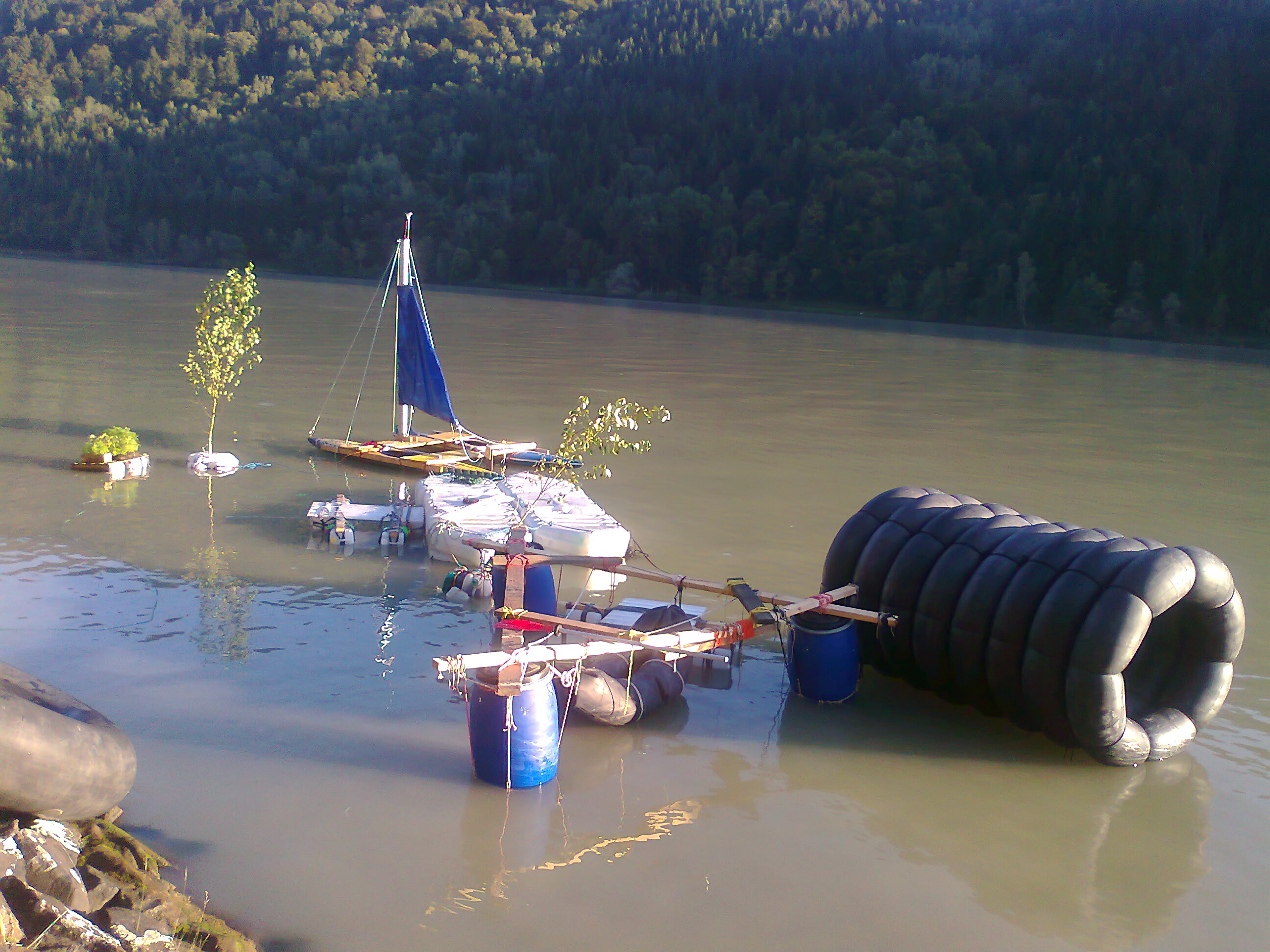 timeline:2011:20110908-floating-village:foto0117.jpg