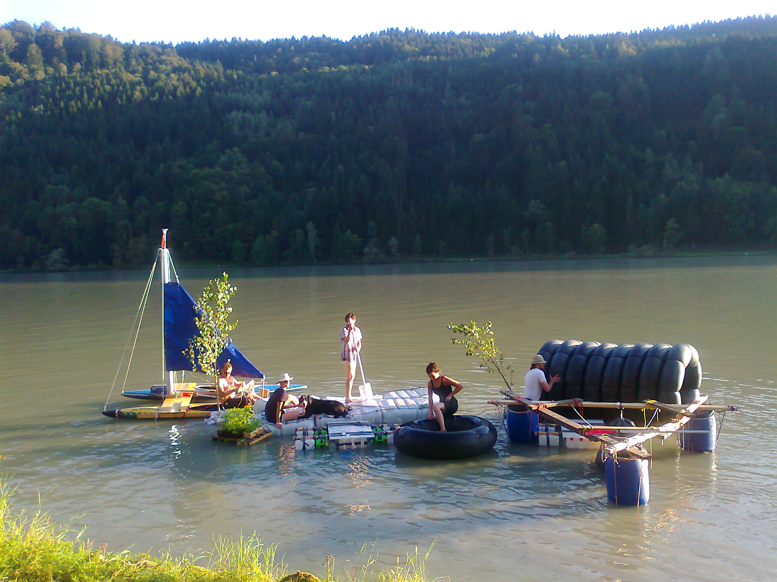 timeline:2011:20110908-floating-village:foto0120.jpg