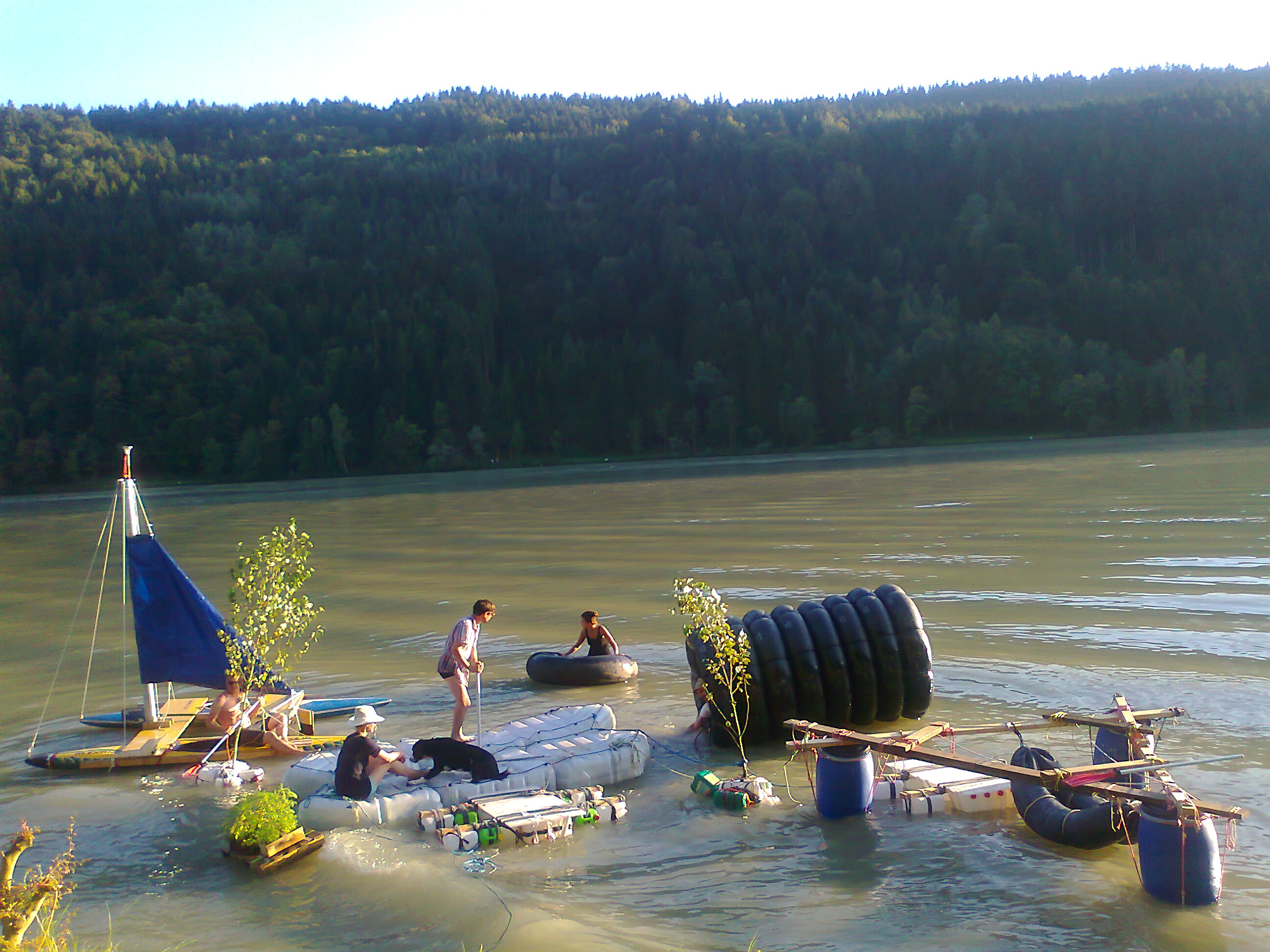 timeline:2011:20110908-floating-village:foto0127.jpg