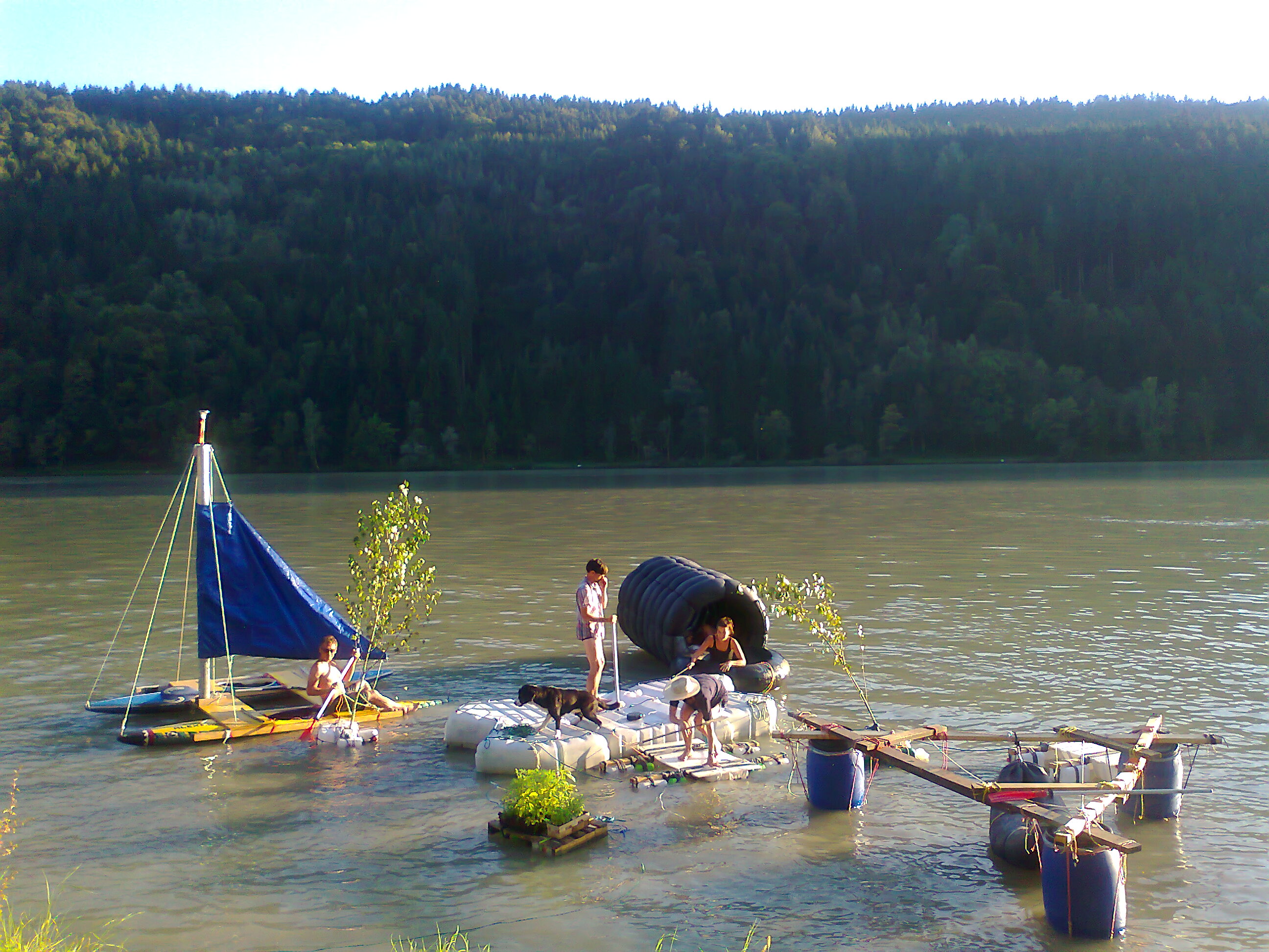 timeline:2011:20110908-floating-village:foto0128.jpg