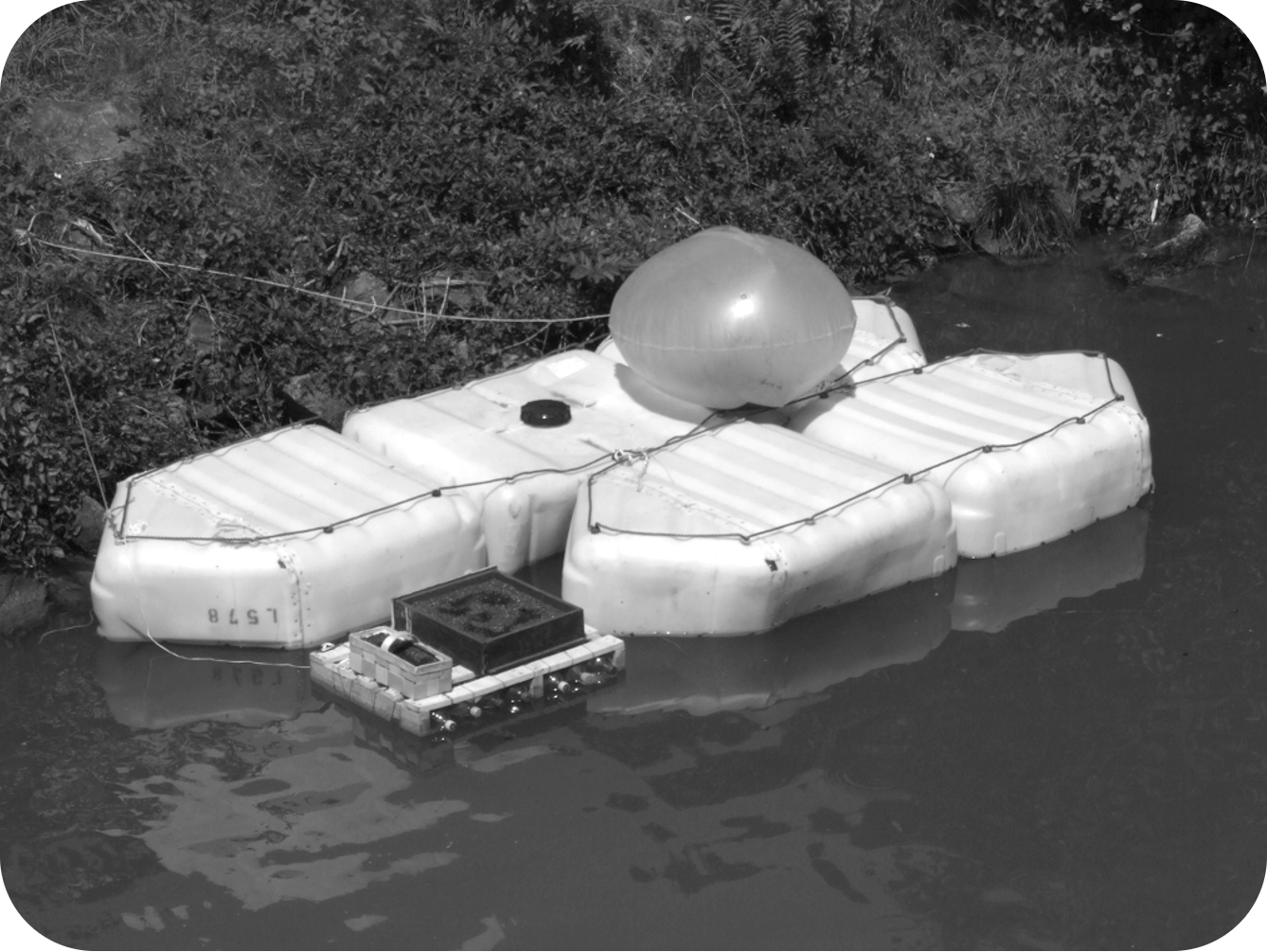 timeline:2012:2012-backup-bilder-olivia:20120214:floating-village:petboot.png